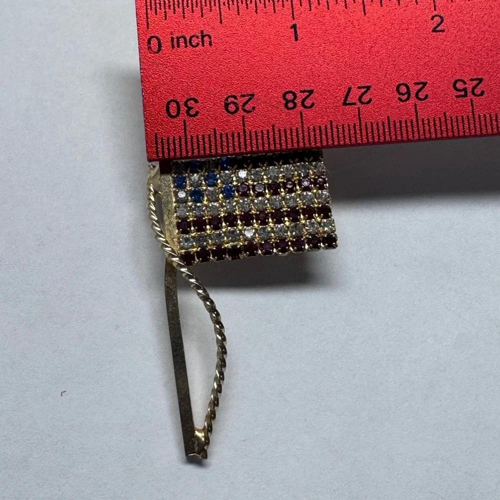 Vintage Rhinestone American‎ Flag Brooch Gold Tone Patriotic USA Pin